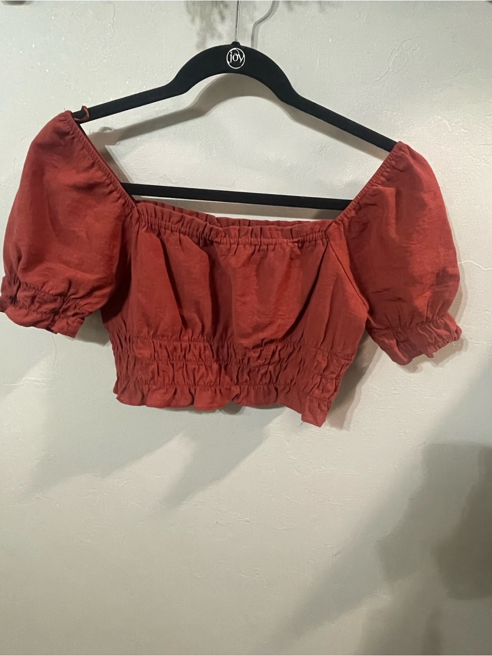 Women's M Rust Off-Shoulder Smocked Crop Top